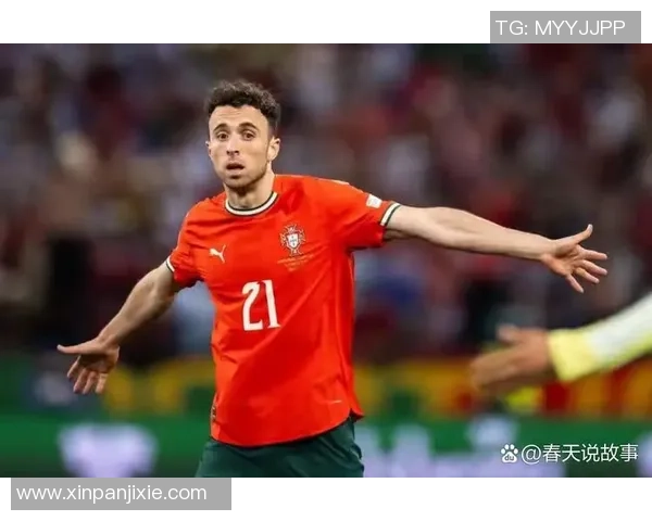 足球球星生活瞬间定格 壁纸展示足坛巨星的日常风采 足球球星生活瞬间定格 壁纸展示足坛巨星的日常风采