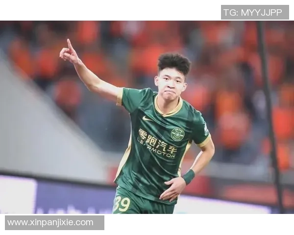 足球青春风云新星崛起 热血少年书写梦想传奇