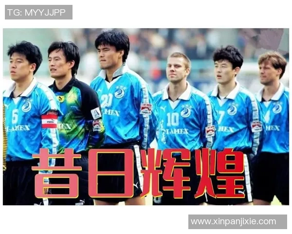 重庆足球队顶级球星引领球队重塑辉煌梦想再现山城绿茵激情